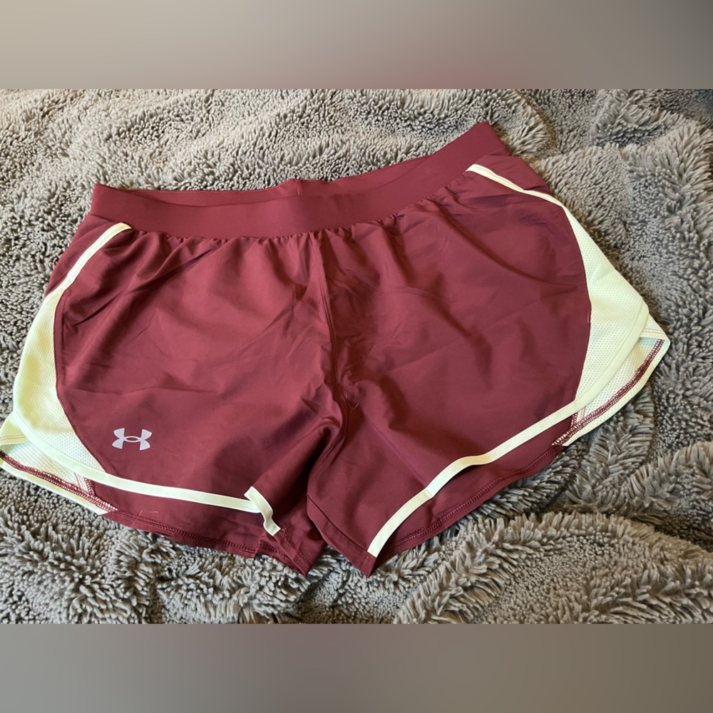 NWT Under Armour Fly By 2.0 short womens XL